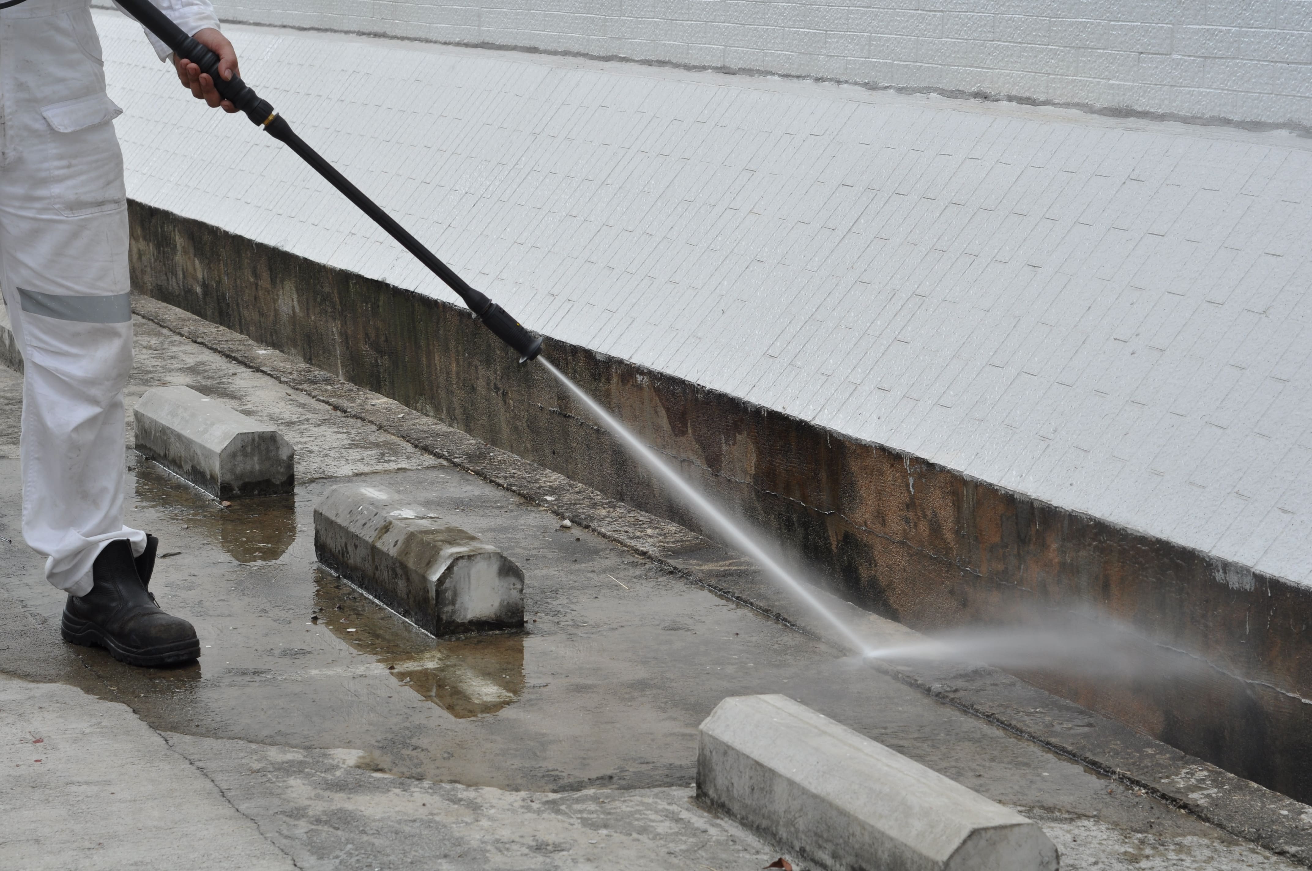 How Does a High Pressure Washer Work?